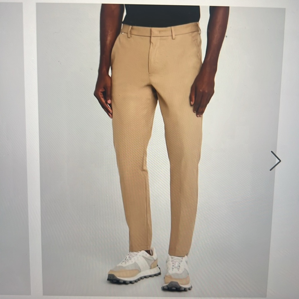 Hugo Boss Kaito slim fit trousers. Mens 34R. Never worn. Stretch cotton.